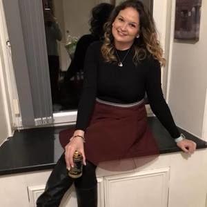 Meet your Posher, Caitlin